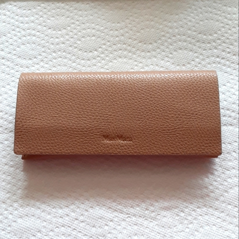 Max Mara  tan pebbled leather sunglasses or glasses case